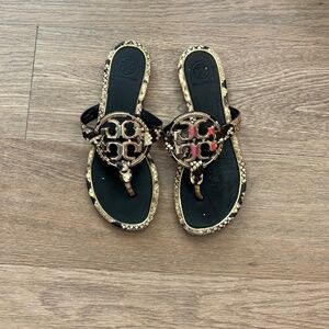 💛 Tory Burch Metal Miller Sandals Gold logo 🖤